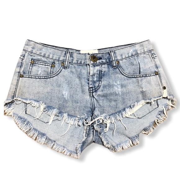 One Teaspoon Pants - ONE TEASPOON • BONITAS • Denim shorts • 26
